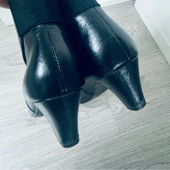 AEROSOLES Black Leather Round Toe Kitten Block Heels Ankle Comfy Booties  7.5 - Picture 9 of 15